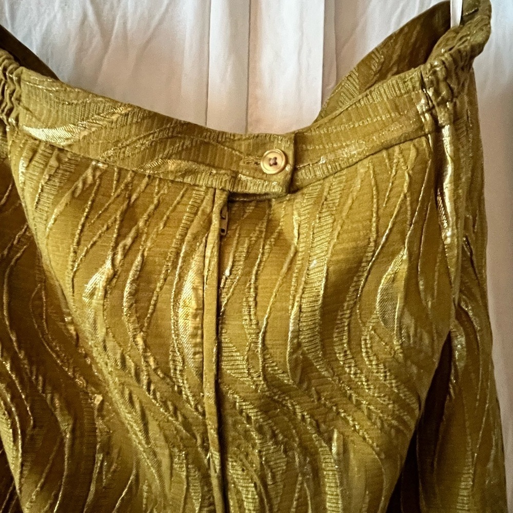 Gold skirt 18w 
Gospel - Picture 4 of 4